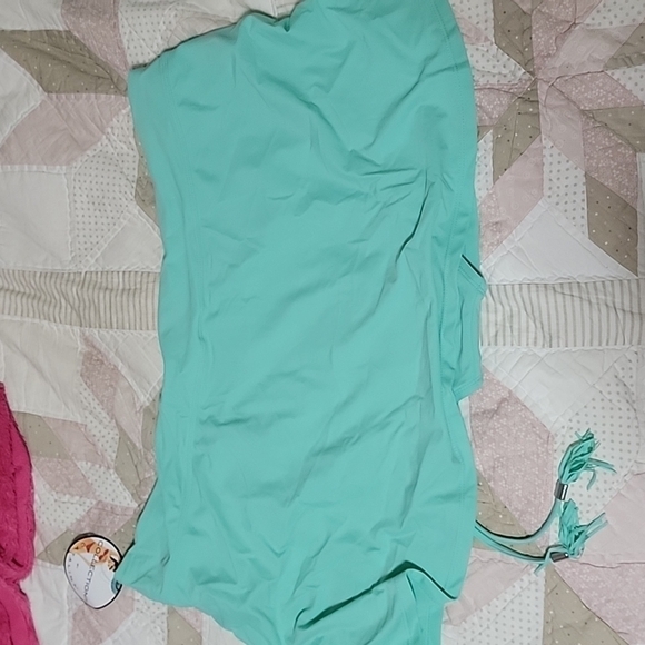 NWT 3x blue/green swim skort. - Picture 2 of 3